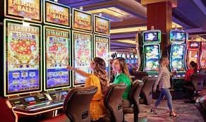 Baccarat Live bri33 – Meja VIP dengan dealer cantik profesional